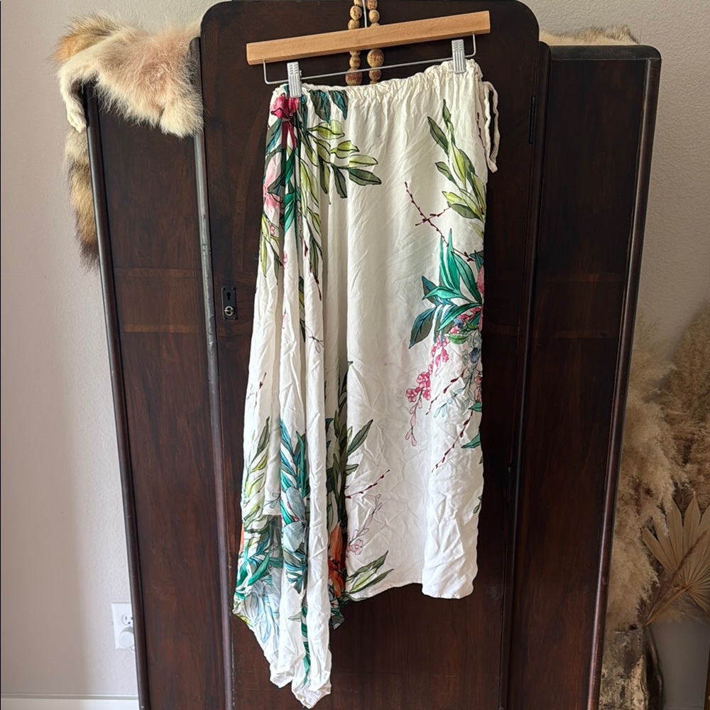 Vince Camuto swim suit coverup skirt